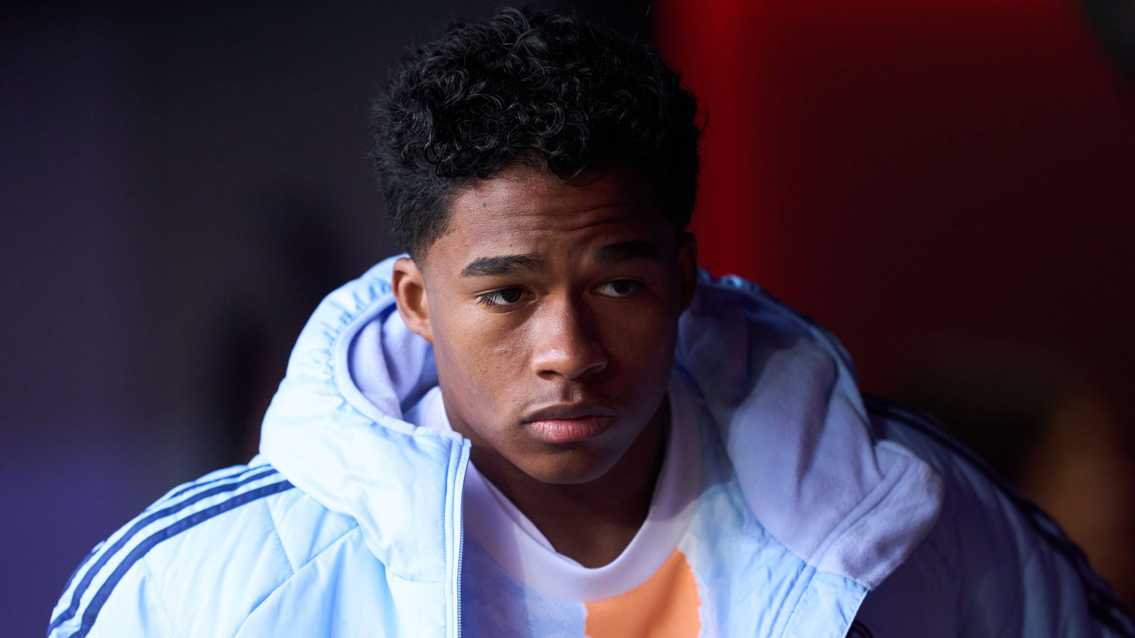 與串聯工作 與串聯工作